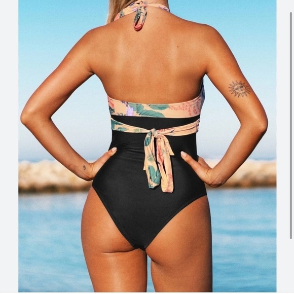 Nwt Cupshe Women Swim Melissa Floral Halter Back Tie One Piece Swimsuit medium - Picture 2 of 7